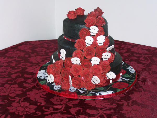 Gothic Wedding Cake by mistresskittykf on deviantART