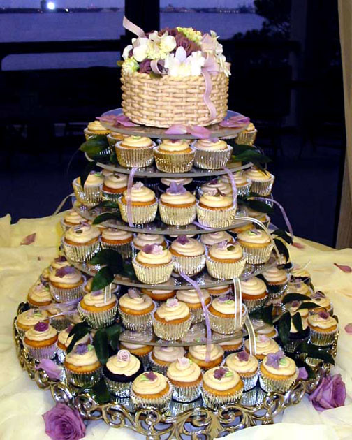 unique wedding cake by SnowAngell88 on deviantART
