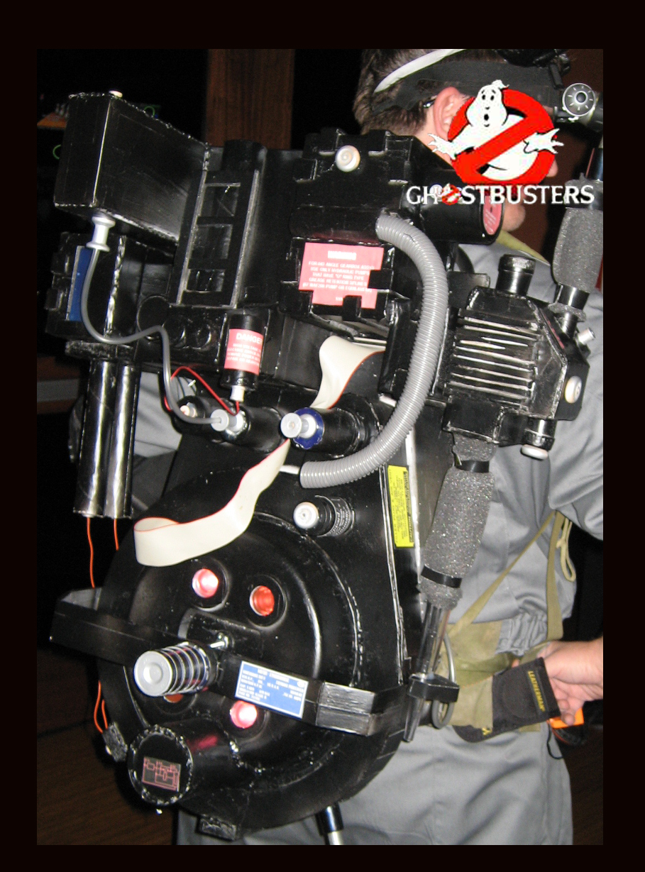 [Immagine: Ghostbusters_proton_Pack_2009_by_zephre.jpg]