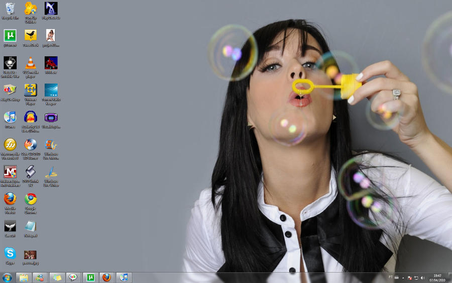 Windows 7 katy perry with music themepack v1.0