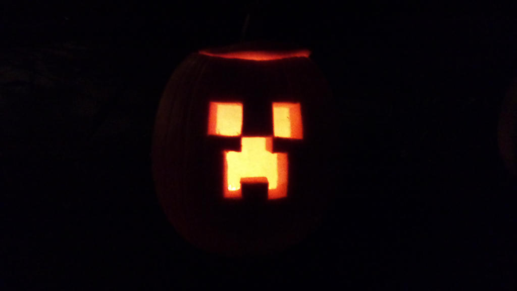 Minecraft Creeper Pumpkin Lit by ~Darkksaber on deviantART
