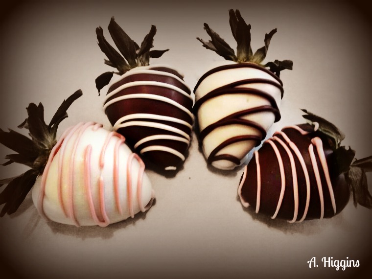 chocolate_covered_strawberries_by_higginscustomcakes-d5k8grf.jpg