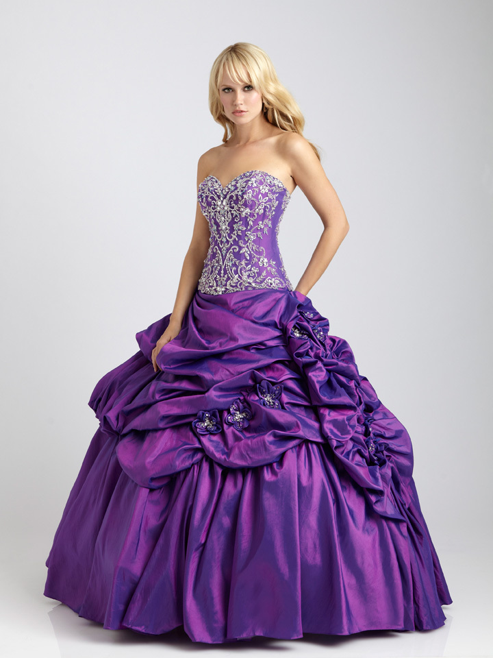the_prom_dress_by_futuresnowno1-d5siwjq.