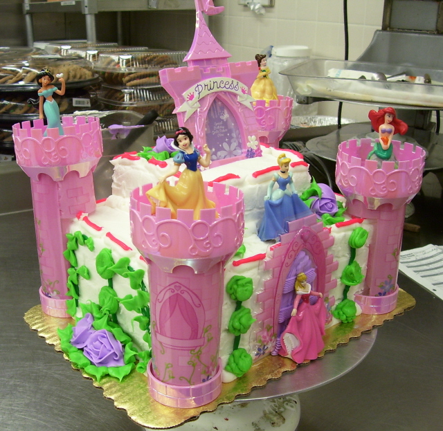 https://fc09.deviantart.net/fs27/f/2008/162/c/3/Princess_Castle_Cake_by_zoro_swordsman.jpg
