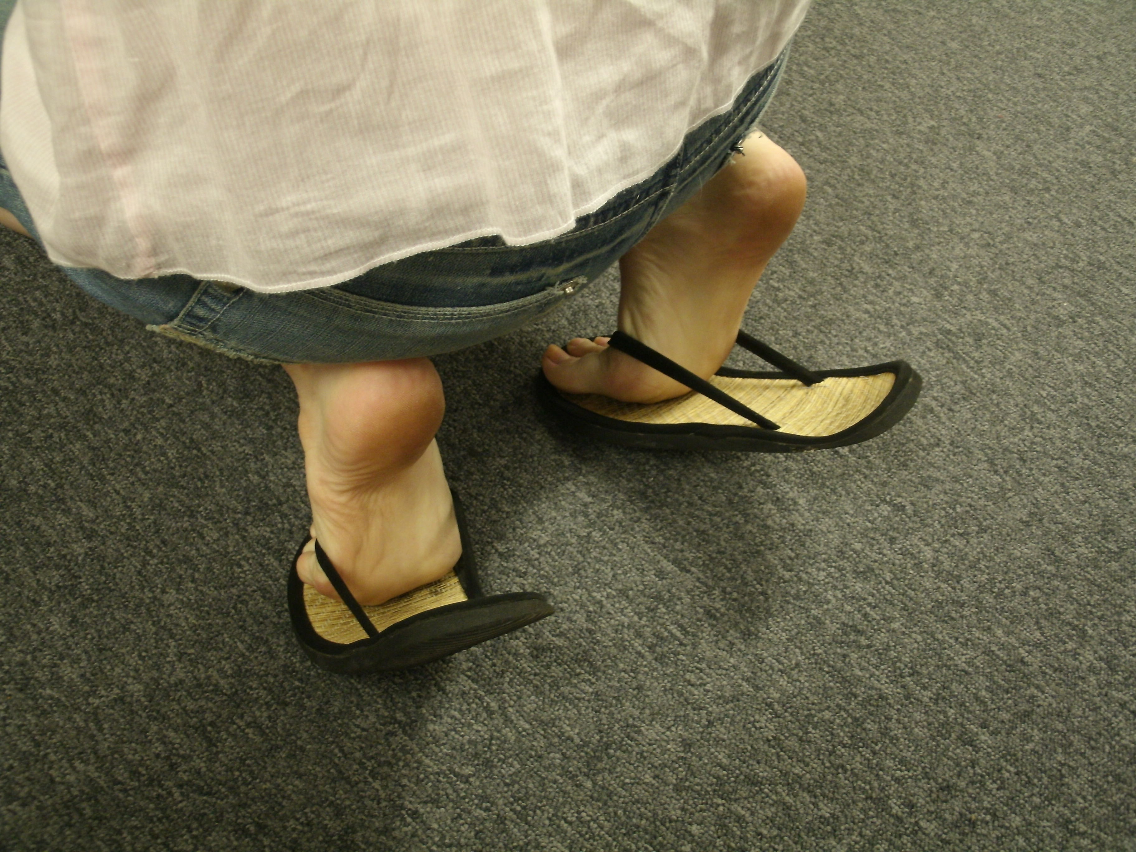 This Week's Theme: Sandals & Heels : feet