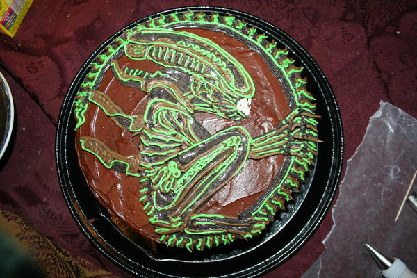 Alien_Cake_by_redfeathersibis.jpg
