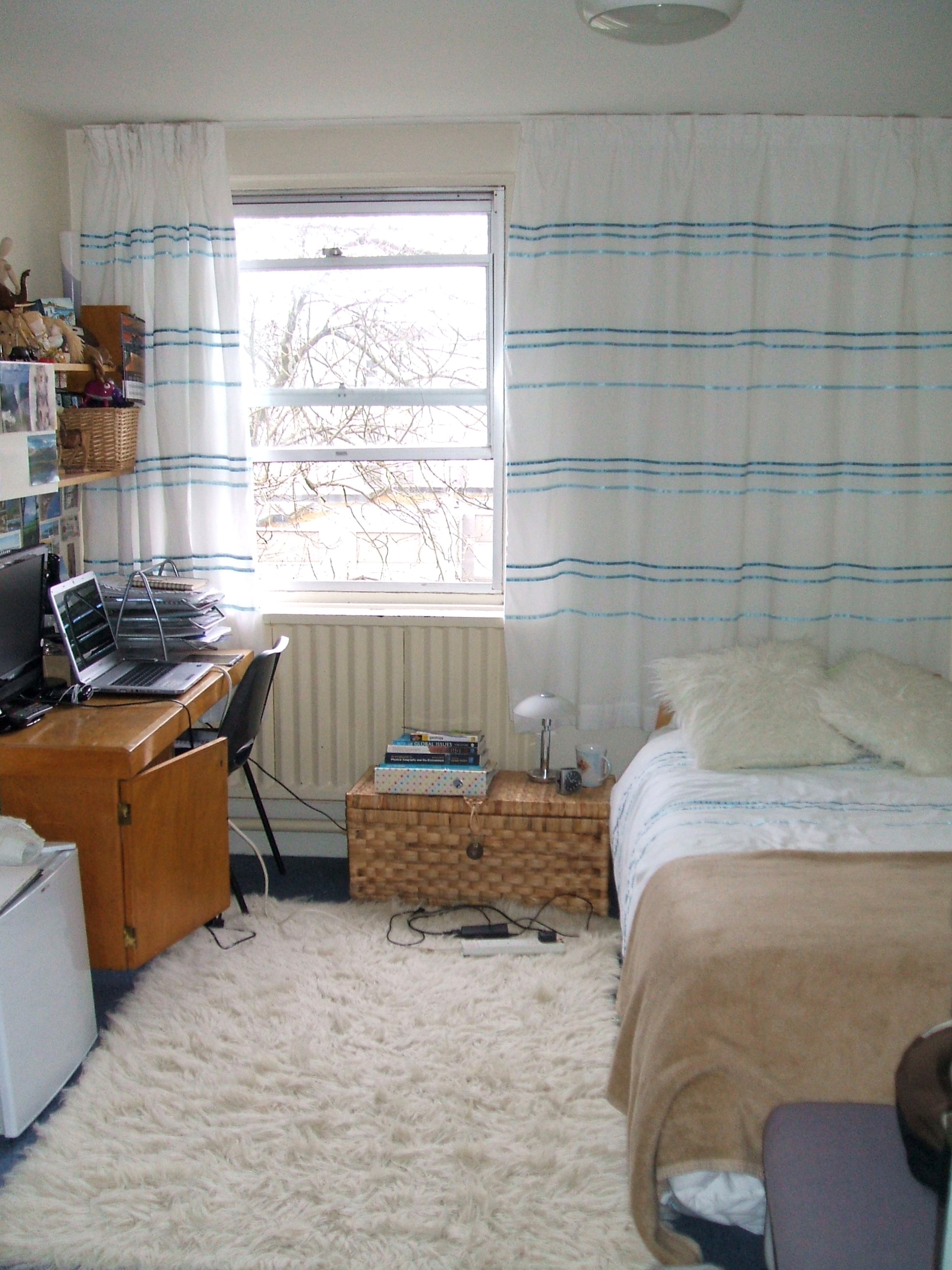 Post pictures of your dorm room! - Page 6 - The Student Room